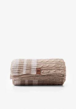 Scalpers Blankets< Cable Blanket