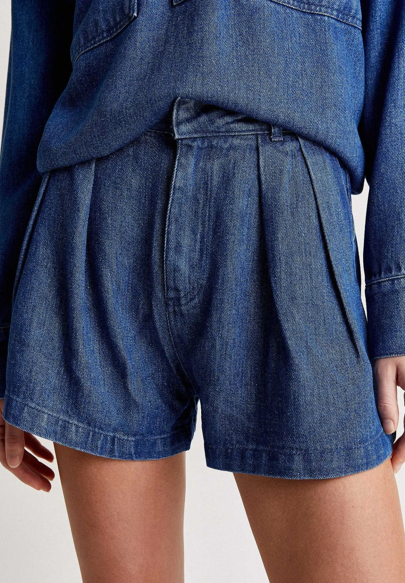 Scalpers Bermuda<The New Society | Woodland Shorts